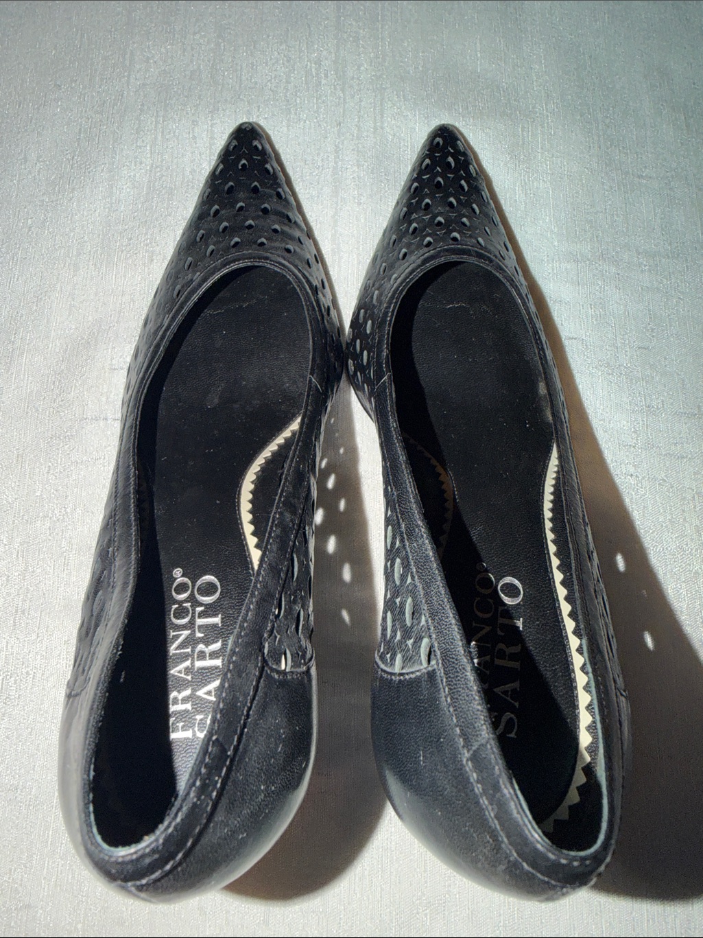 Franco Sarto Women’s Black Perforated Pointed-Toe Kitten Heel Pumps Size 7.5 — image 6 of 8